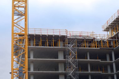 İnşaat alanı inşaatı beton yapı yapı metal kirişi