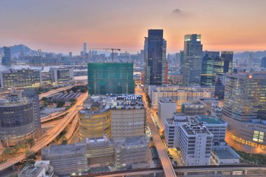 Endüstriyel Hong Kong şehirde bina cephe