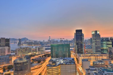 Endüstriyel Hong Kong şehirde bina cephe