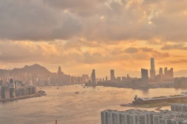 HK ve Victoria limanının havadan görünümü