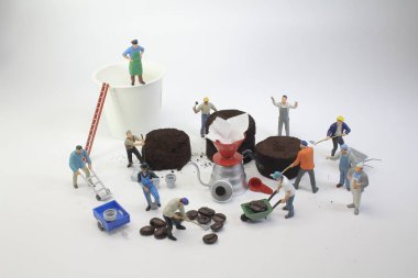 kahve fasulyesi, seçici odak ile çalışan bir kişi