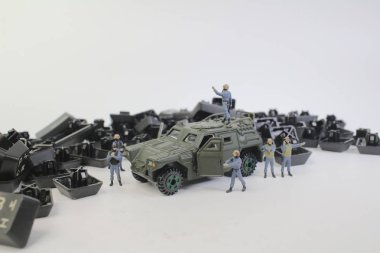 Zırhlı ile ordu minik