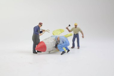 kırık uzay gemisi ile mini rakam çalışması