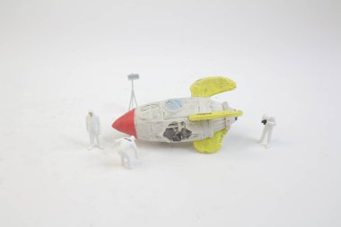 kırık uzay gemisi ile mini rakam çalışması