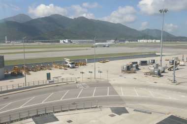 Orta Saha kalabalık Chek Lap Kok Havalimanı