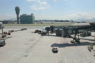 Orta Saha kalabalık Chek Lap Kok Havalimanı
