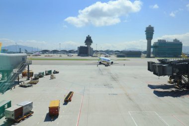 Orta Saha kalabalık Chek Lap Kok Havalimanı