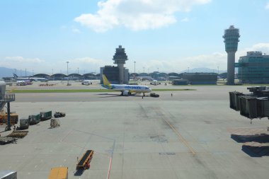 Orta Saha kalabalık Chek Lap Kok Havalimanı