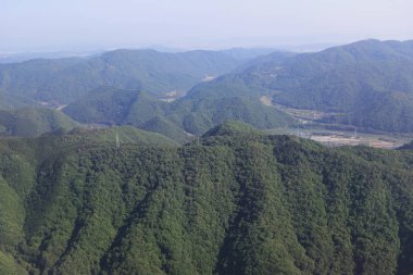 Topraklara seyir uçak penceresinin havadan görünümü 