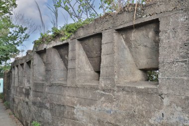 terk edilmiş bir Dünya Savaşı Binası, Hong Kong