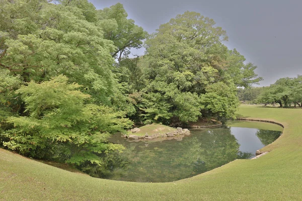 üç en ünlü bahçeleri olduğunu