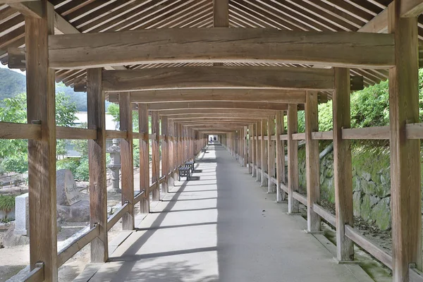 Okayama 'daki ünlü Kibitsu Jinja tapınağında.