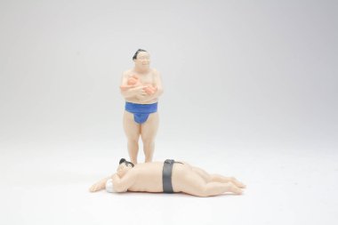 Sumo güreşçisi geleneksel rafa bir rakam