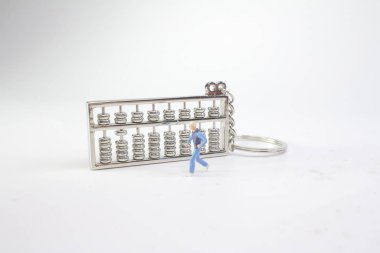 Abaküs üzerinde mini figür runner