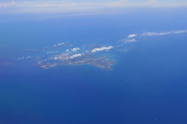  Topraklara seyir uçak penceresinin havadan görünümü 