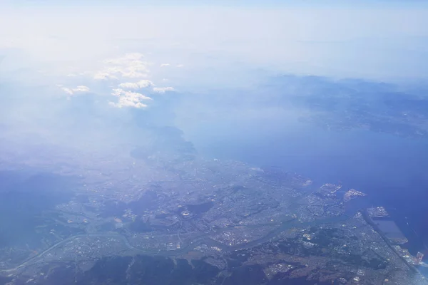 Luftaufnahme Des Flugzeugfensters Das Nach Unten Schaut Landen — Stockfoto