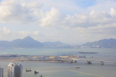 Tung Chung Körfezi 'nden por Kai Shan 'dan bir görünüm