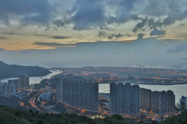 Tung Chung kasabasının por Kai Shan 'da bir görünüm 