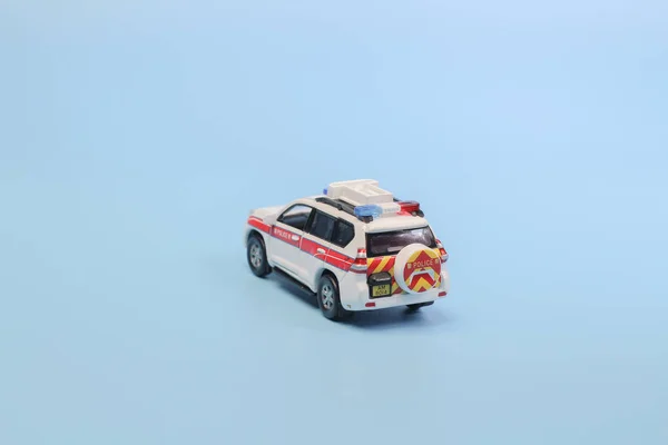 Zmenšený Model Policejní Auto Postavou — Stock fotografie