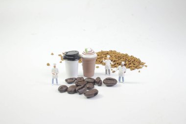 mini rakamlar makro kahve üzerinde çalışıyor