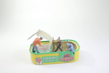 eğlenceli bir işyerinde mini figür