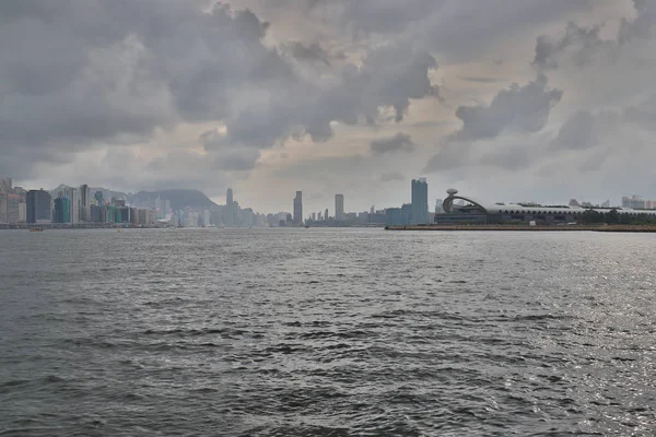 Clound の日に香港のビクトリアハーバー — ストック写真