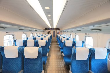 bir Modern tren vagon iç, Kyoto, Japonya.