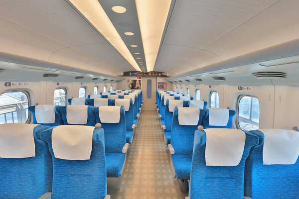 интерьер современного вагона, Киото, Япония
.