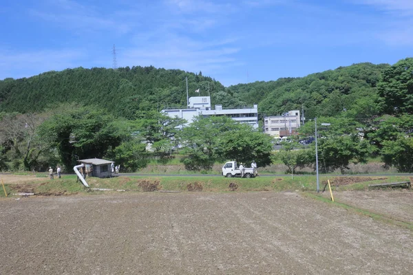 カントリー サイドの路面電車の窓から見る — ストック写真