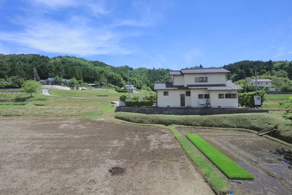 Ülke tarafında tramvay pencereden görüntüleme