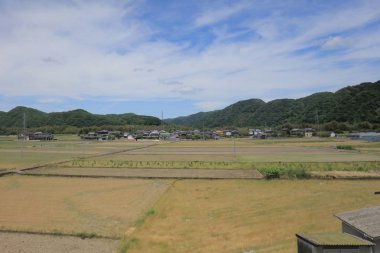 Ülke tarafında tramvay pencereden görüntüleme