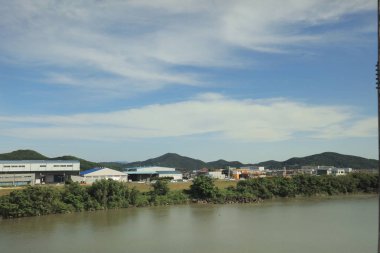 bir görünümü ile ülke tarafında tramvay penceresi