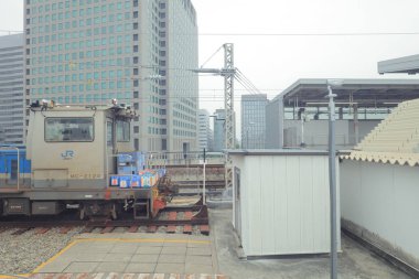 Şehir irfan tramvay penceresinden görünümü