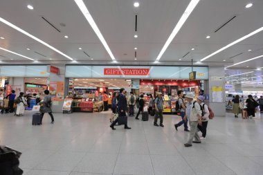 shin osaka Japonya istasyonu binasında