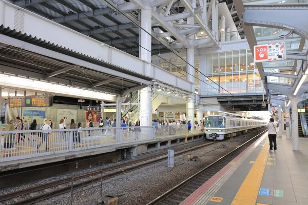 Osaka Jr tren istasyonuna Japonya'nın Osaka.
