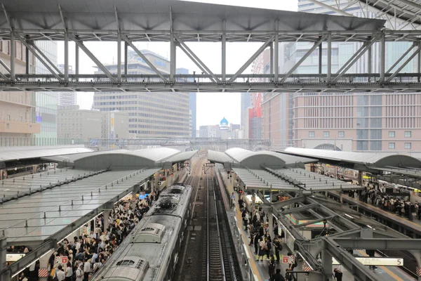 Osaka Japonya 'da işlek bir istasyon