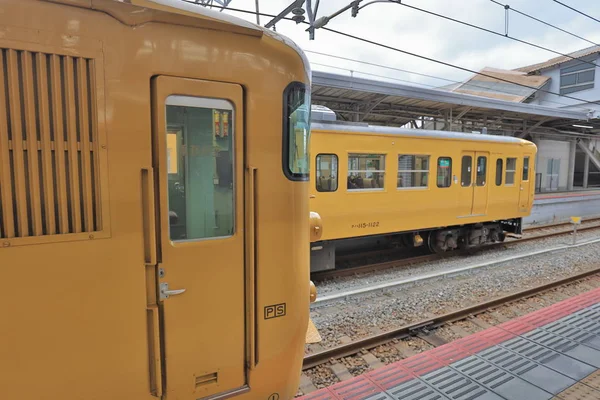 Der Nahverkehrszug Der Westjapanischen Eisenbahngesellschaft — Stockfoto