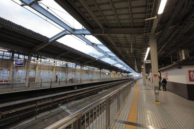 bir Shinkansen shin osaka istasyonunda tren