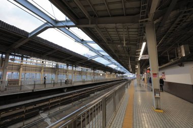 bir Shinkansen shin osaka istasyonunda tren