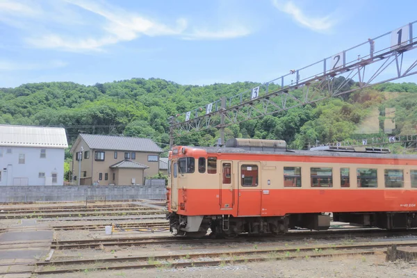 Batı Japonya demiryolu şirketi yerel bir tren