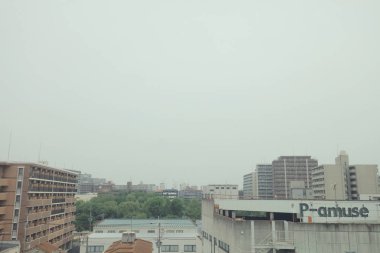 Japonya tramvay pencereden görüntüleme