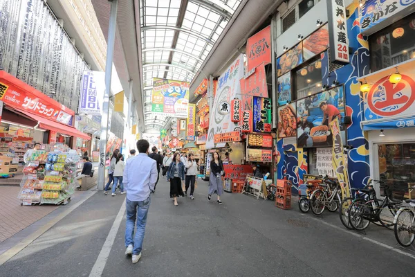 Leute Kaufen Der Sennichimae Doguyasuji Einkaufspassage Ein — Stockfoto