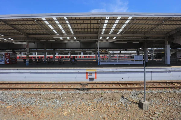 Batı Japonya demiryolu şirketi yerel tren servisi