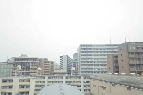 从日本的电车窗口看 — 图库照片