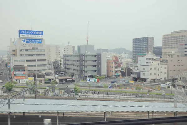 从日本的电车窗口看 — 图库照片