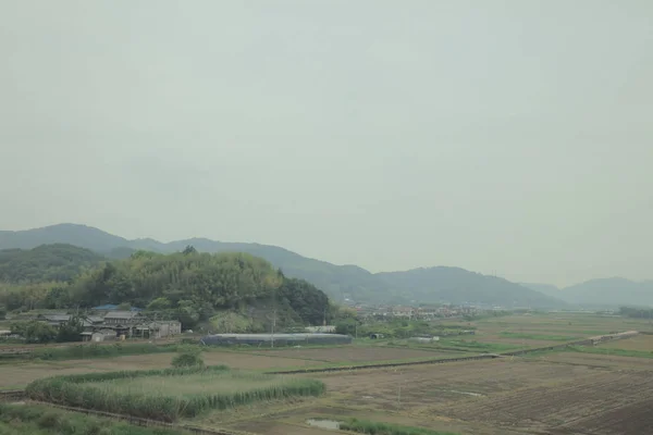 从日本的电车窗口看 — 图库照片