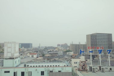 Japonya tramvay pencereden görüntüleme