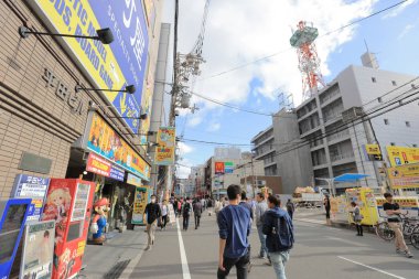 Denden Town Nipponbashi cadde boyunca alandır. 
