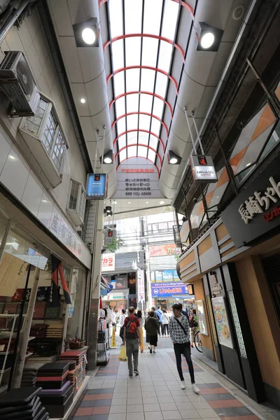 Sennichimae Doguyasuji Arcade Alışveriş Dükkanında Insanlar — Stok fotoğraf