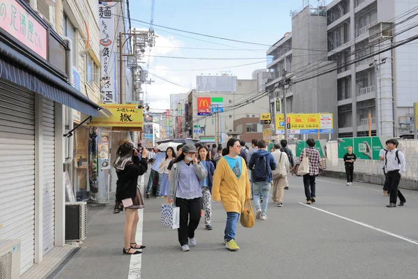 Denden Town Nipponbashi cadde boyunca alandır. 